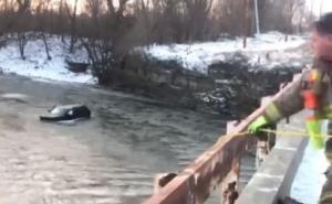 Iowa: Mladić vozilom upao u rijeku, ova aplikacija mu je spasila život 